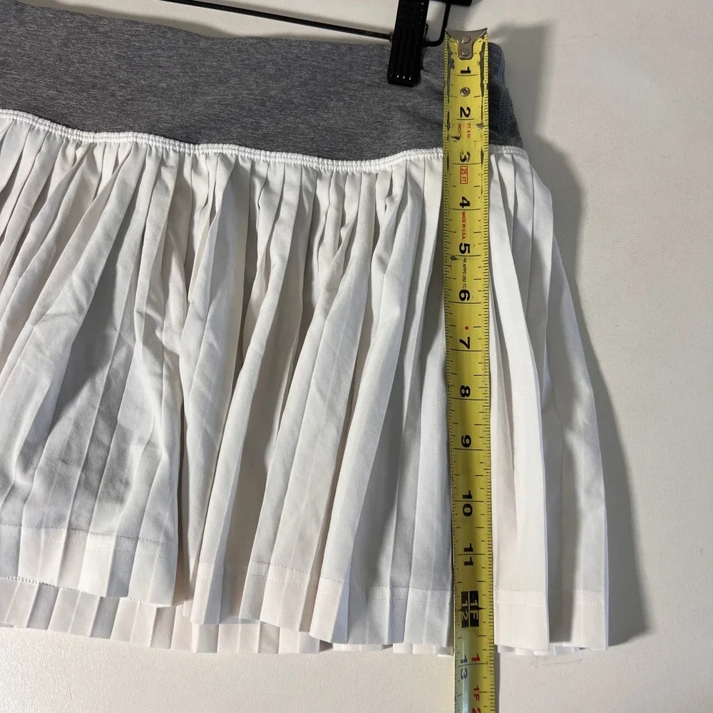 Lululemon Pleat to‎ Street Skirt Size 8 White Mini Tennis Pleated Athleisure